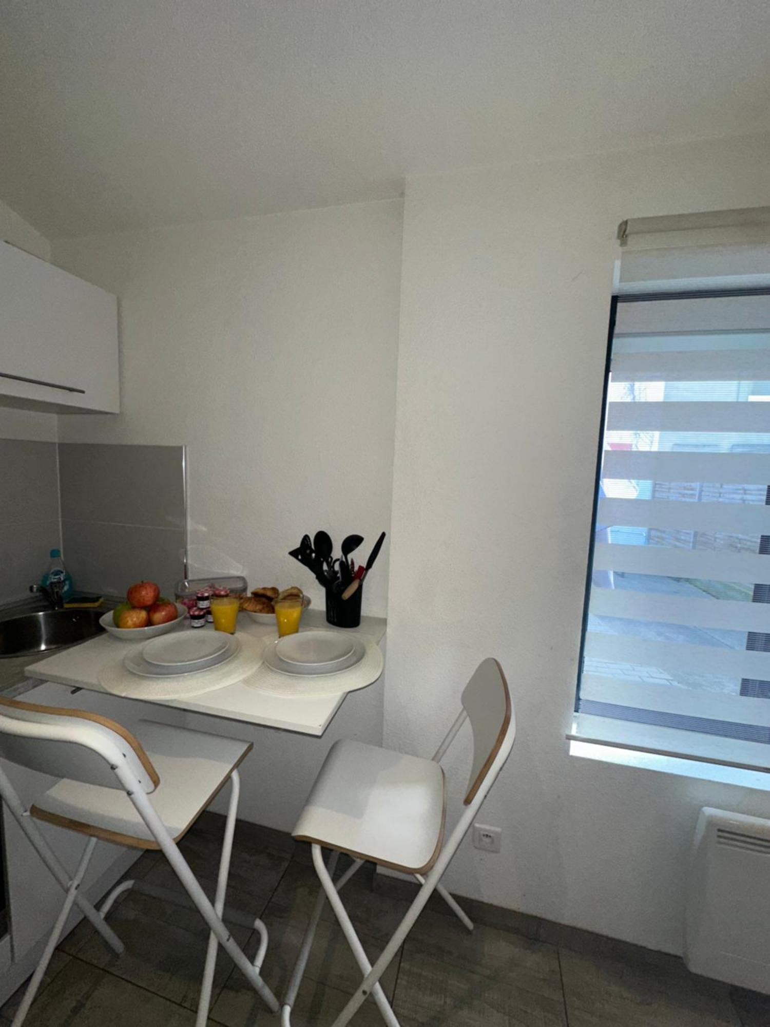 # Le 6 # Joli Petit Studio ! Centre Ville Au Calme Mulhouse Luaran gambar